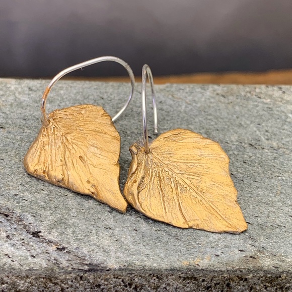 Matana organic leaf earrings and silver hoops - Picture 4 of 7